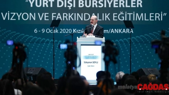 İçişleri Bakanı Soylu: 'İdlib'den 300 bini aşkın insan son 1 ayda yerinden edildi'