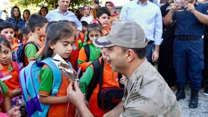 İl Jandarma Komutanı İnan, öğrencilerle bir araya geldi