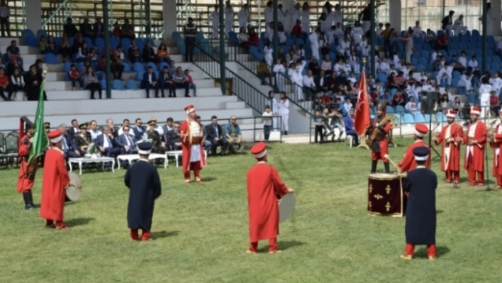 İlçelerde 19 Mayıs coşkusu