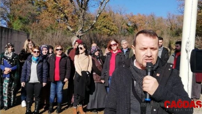 İlçenin en küçük köyüne dev Türk bayrağı dikildi