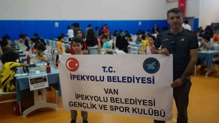 İpekyolu Satranç Sporcusu Tımushev, başarı üstüne başarı ekliyor