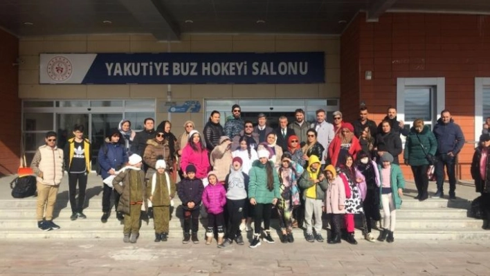 İranlılar Yakutiye Buz Hokeyi Salonuna hayran kaldı