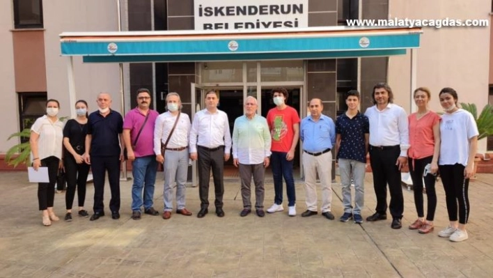 İskenderun'da YKS sınavında başarı elde eden öğrenciler ödüllendirildi