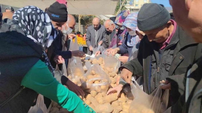 İslahiye'de belediye pazara tezgah açtı