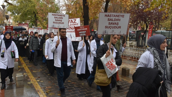 İsrail'in Gazze'deki saldırıları protesto edildi.