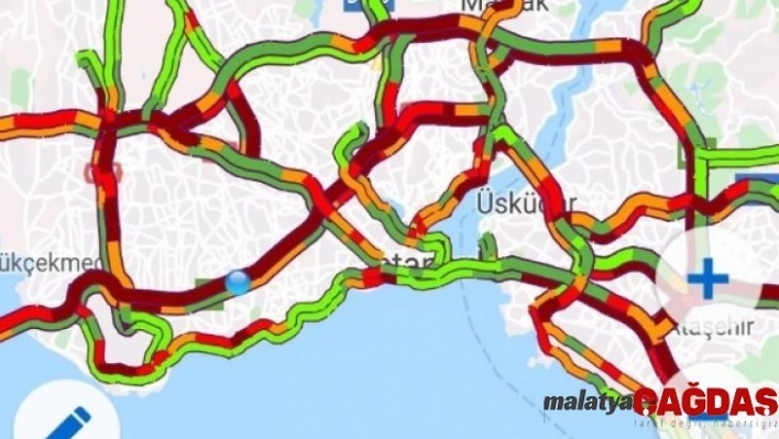 İstanbul'da yağış trafiği olumsuz etkiledi