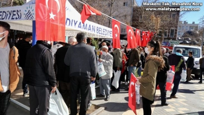 İstiklal Marşının Kabulü fidan dağıtılarak kutlandı