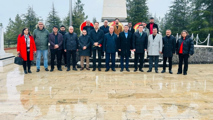 İyi Parti Malatya Teşkilatı 18 Mart'ı Şehitlikte Andı