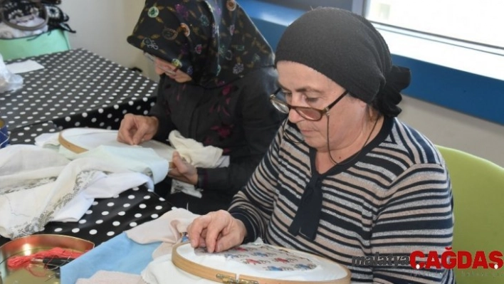 İZMEK kurslarına vatandaşlardan yoğun ilgi