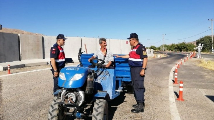 Jandarma ekiplerinden drone destekli trafik uygulaması