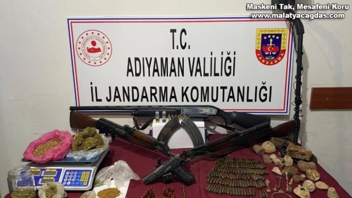 Jandarmadan uyuşturucu, silah ve tarihi eser operasyonu