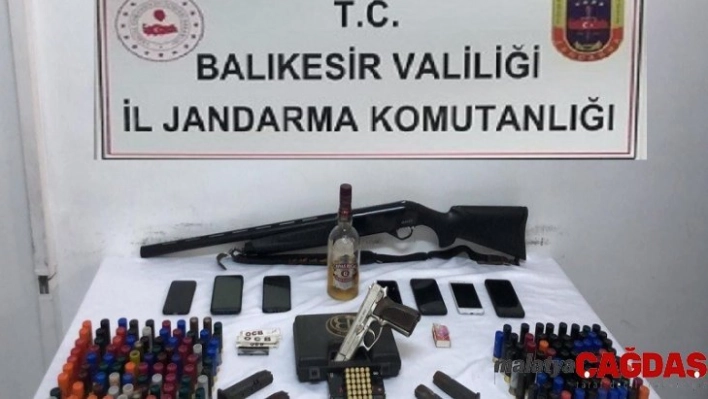 Jandarmadan uyuşturucu şüphelilerine operasyon