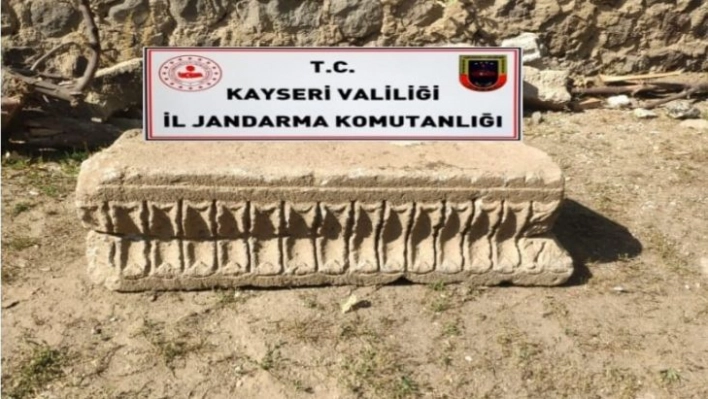 Kaçak kazı yapan tarihi eser kaçakçıları jandarmadan kaçamadı