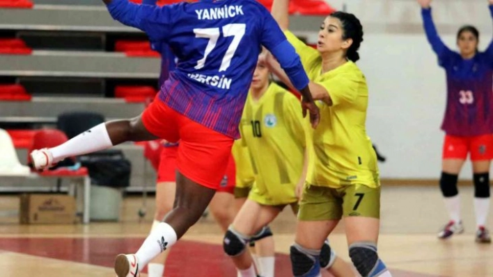 Kadınlar Hentbol 1. Ligi: Sivas Belediyespor: 39 - Mersin Büyükşehir Belediye: 34