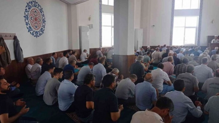 Kadirli'de Ahmet Yüksel Camii ibadete açıldı