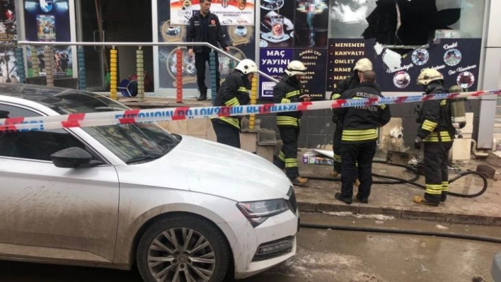 Kafede kızgın yağın bulunduğu fritöz bomba gibi patladı