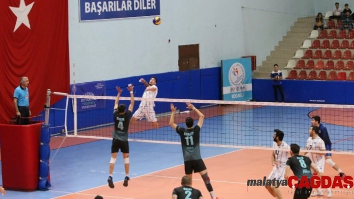 Kağıtspor Voleybol Erkek Takımı'ndan önemli galibiyet