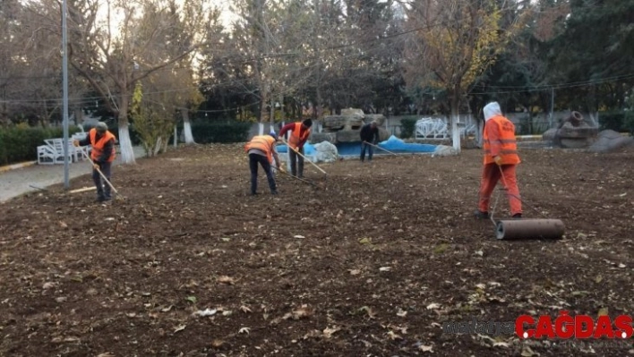 Kahta Belediyesinden parklara bakım