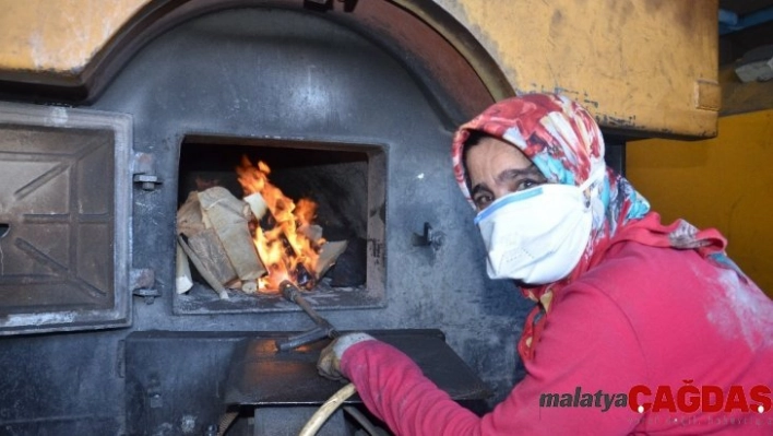 Kalorifer ateşçisi kadın azmiyle örnek oluyor