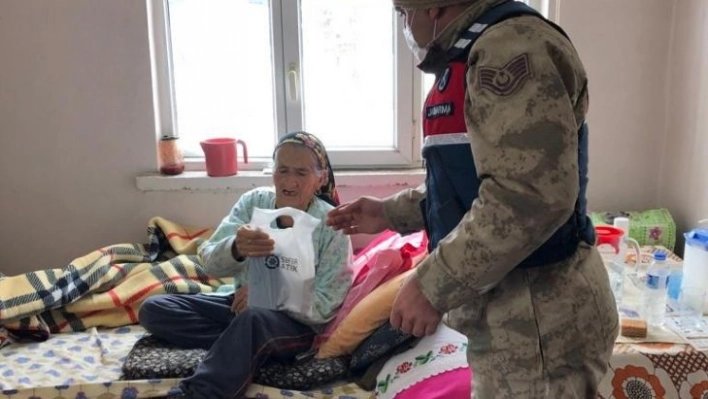 Kanser hastası kadınının ilaçlarını jandarma ekipleri yetiştirdi