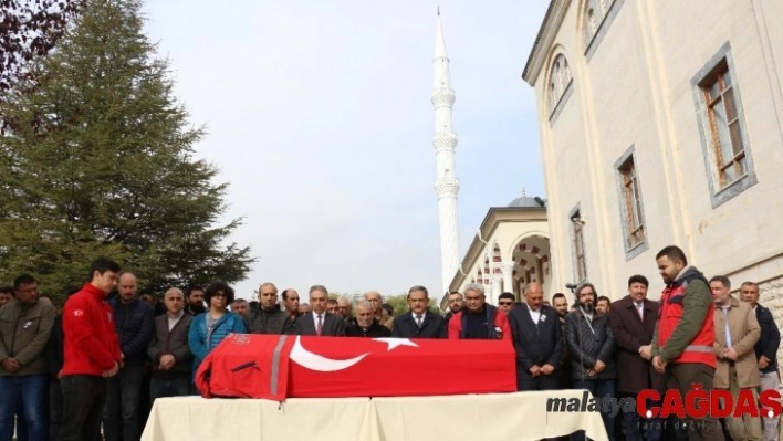 Kansere yenik düşen doktor mesai arkadaşları tarafından uğurlandı