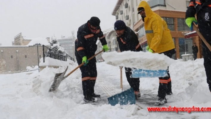 Kar kalınlığı yarım metreye ulaştı