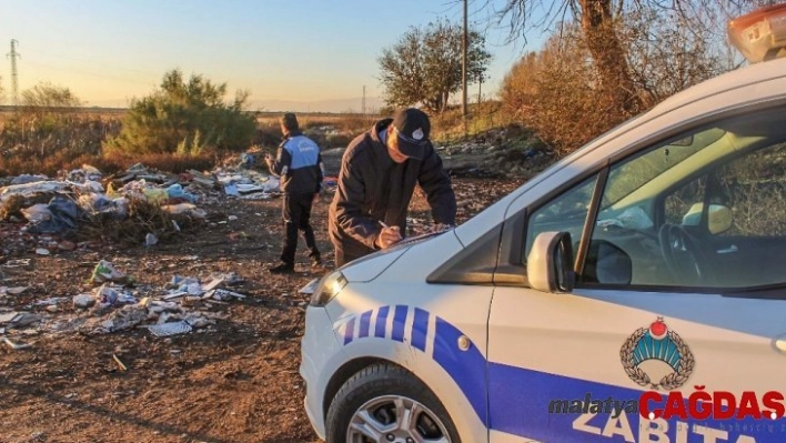 Karacabey Belediyesi'nden molozla mücadele