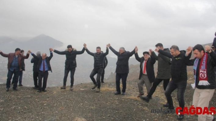 Karadeniz heyeti, Hakkari zirvesinde horun tepti