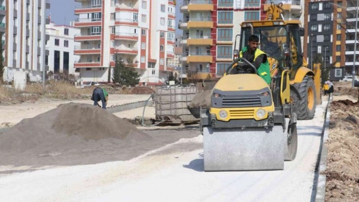 Karaköprü'de üst yapı çalışmalarıyla yollar yenileniyor