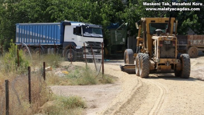 Karaköprü kırsalında yol çalışması