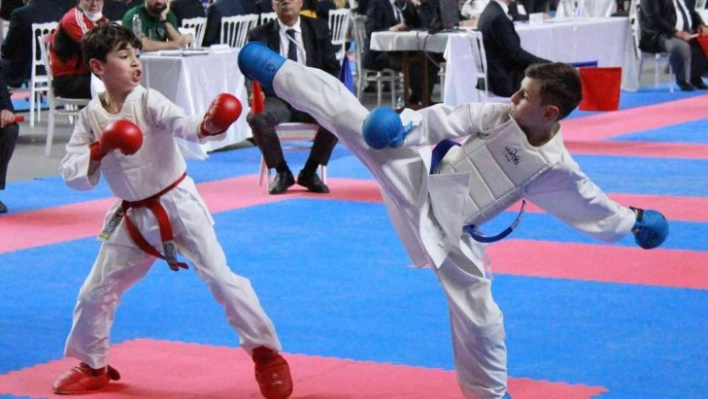 Karate Türkiye Şampiyonası'nın açılış seremonisi yapıldı