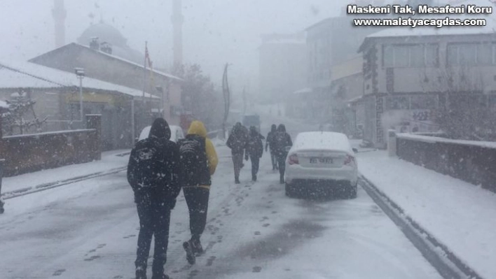 Karlıovalılar güne karla uyandı