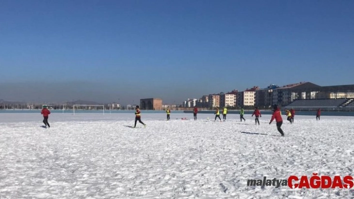 Kars 36 Spor Yakudiye Spor karşılaşması hazırlıklarını sürdürüyor