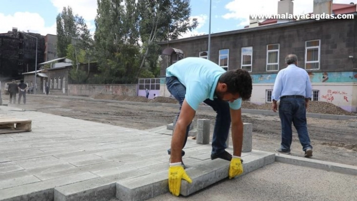 Kars Belediyesi kenti inşaat alanına çevirdi