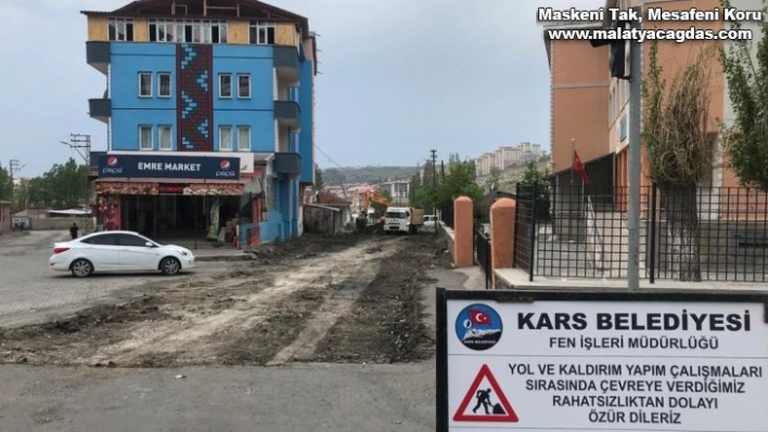 Kars Belediyesi yol yapım çalışmalarını başlattı