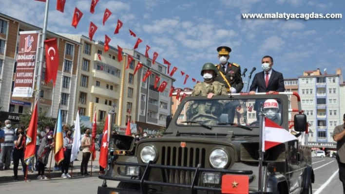 Kars'ta 30 Ağustos Zafer Bayramı törenle kutlandı