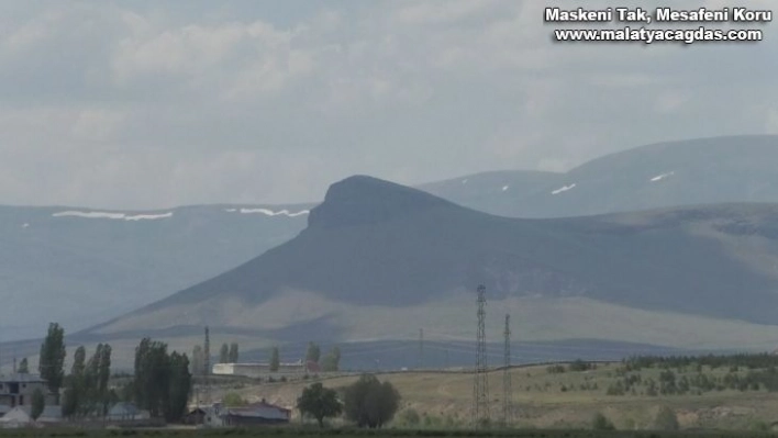 Kars'ta, goril siluetine benzeyen dağ görenleri şaşırtıyor