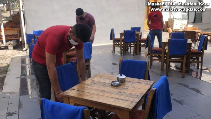 Kars'ta, kafe ve restoranlar yeniden açıldı