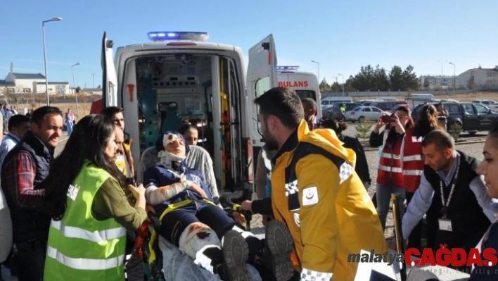 Kars'taki tatbikat gerçeğini aratmadı