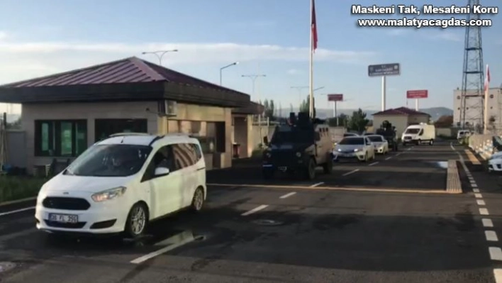 Kars ve Adana'da terör operasyunu: 5 gözaltı