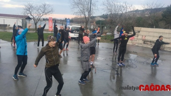 Kartallılar soğuğa aldırış etmeden sabah sporunda buluştu