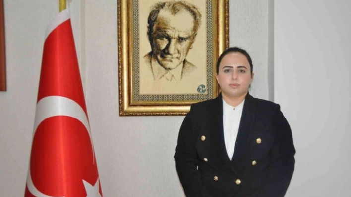 Kaymakam Nazlı Demir başarı belgesi ile ödüllendirildi