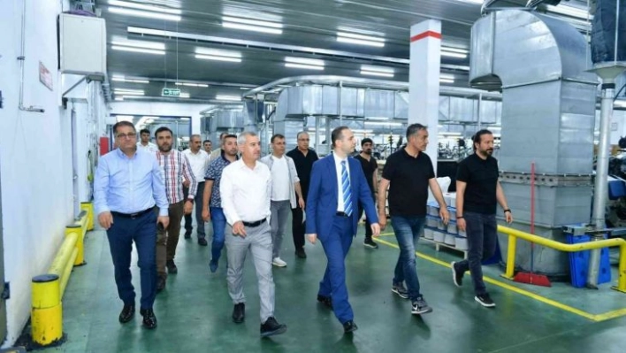 Kaymakam Uğurlu ile Başkan Çınar, organize sanayi bölgesindeki fabrikaları ziyaret etti