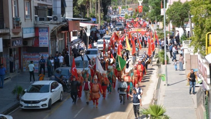 Kırıkhan'da mehterli Gençlik Yürüyüşü