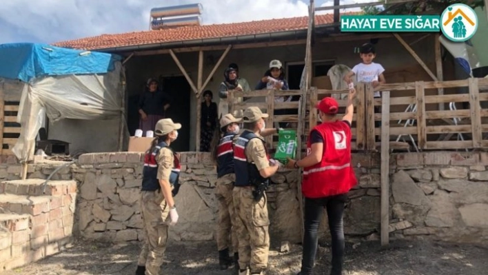 Kızılay Jandarma işbirliği ile bayramlık