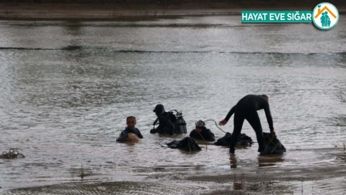 Kızılırmak'ta kaybolan 3'ü çocuk 4 kişiden 2 çocuğun cesedine ulaşıldı (2)