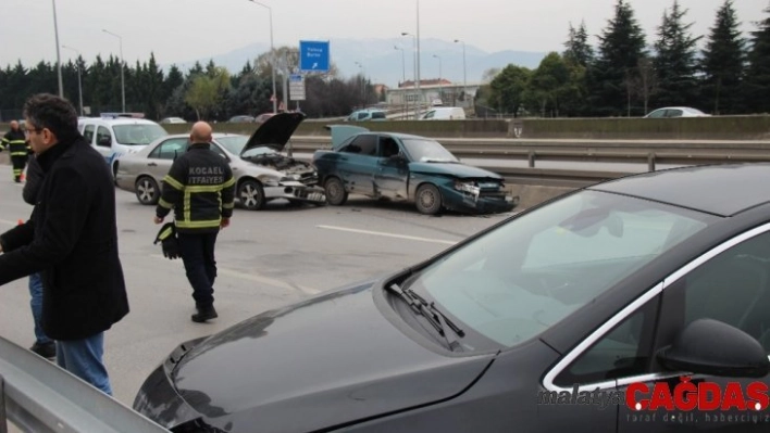 Kocaeli'de zincirleme trafik kazasıı: 3 yaralı