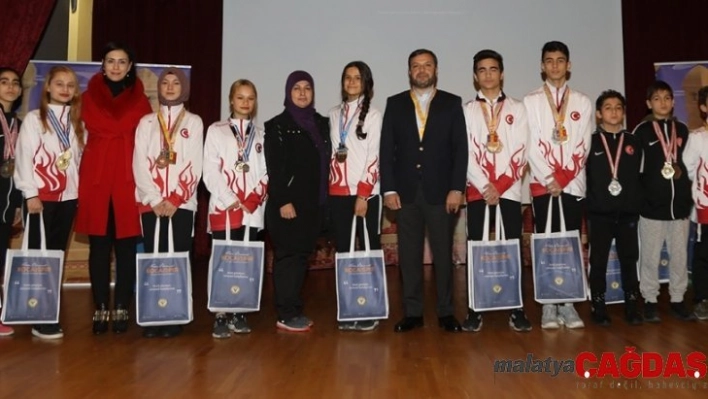 Kocaispir şampiyonları ödüllendirdi