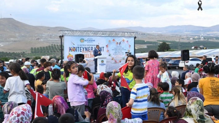 Konteyner Kent Alanında Düzenlenen Yılsonu Şenliklerinde