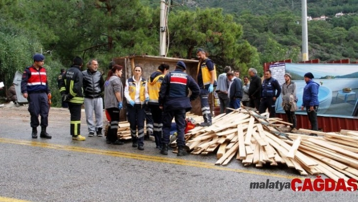 Kontrolden çıkan traktör devrildi: 1 ölü, 1 yaralı